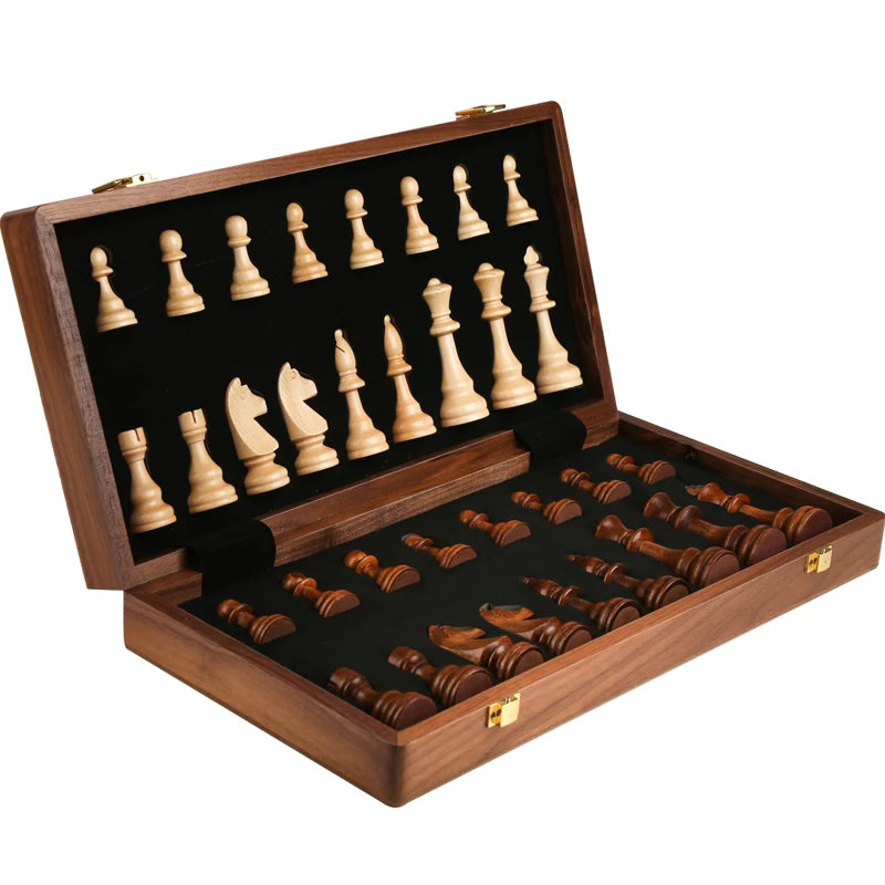 Coffret Luxe , Echiquier en bois de qualité 39cm*39cm , pour nos plus grands stratèges.